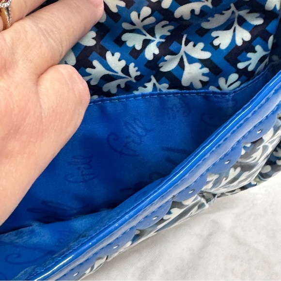 Vera Bradley Blue Frill Vintage White Shoulder Bag with Geometric Pattern EUC - Picture 9 of 15